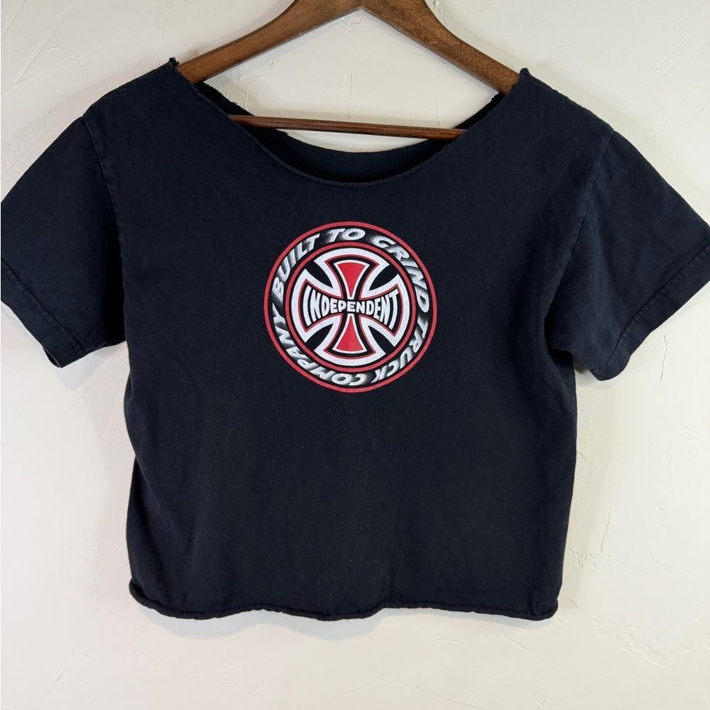 Vintage Independent Black Crop T-Shirt with Red & White Logo
